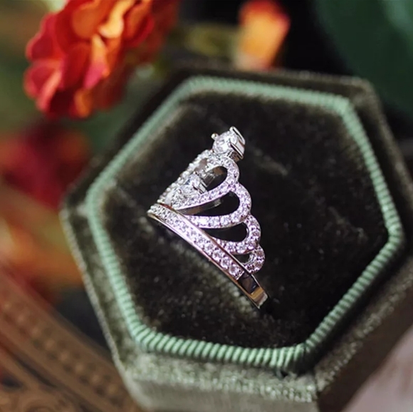 Queen Crown Ring - Picture 2 of 5